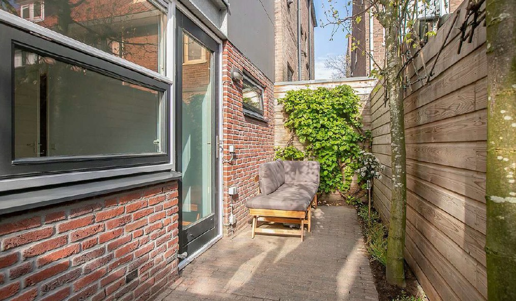 Zithoek in de besloten stadstuin